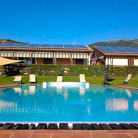 Il Borgo Dell'ulivo מלון 3*