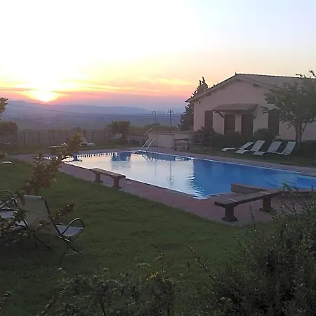 Il Borgo Dell'ulivo מלון 3*