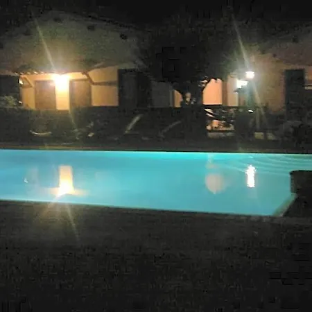 Il Borgo Dell'ulivo מלון טרווי