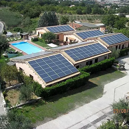 Il Borgo Dell'ulivo טרווי