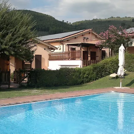 Il Borgo Dell'ulivo טרווי